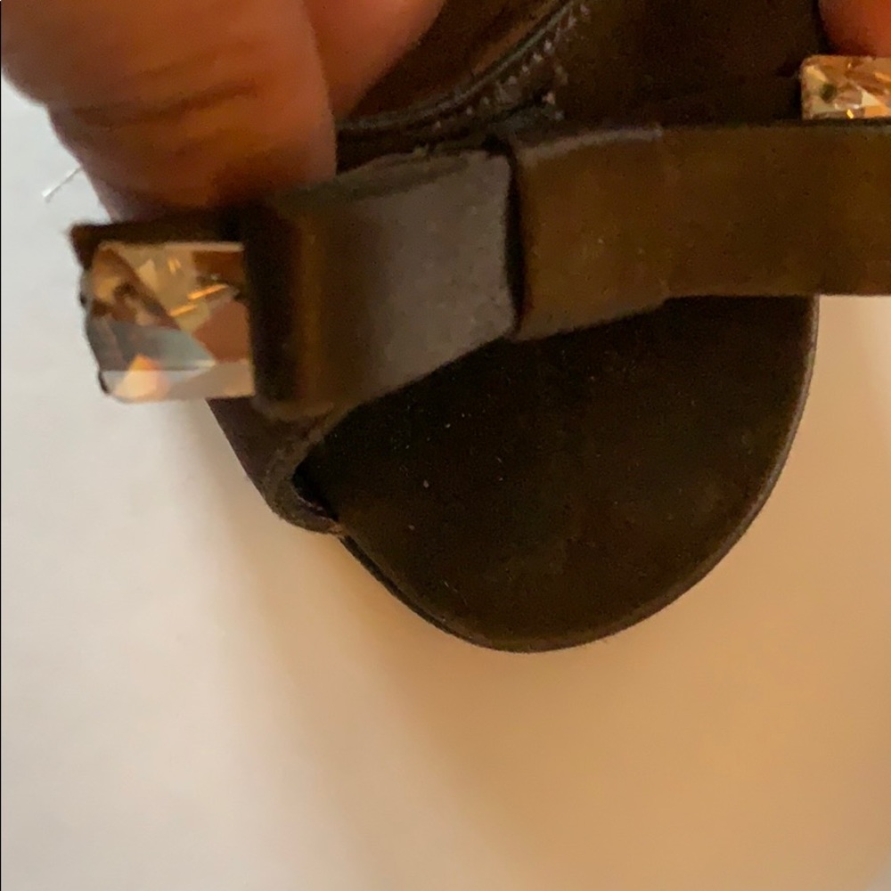 Heels - Picture 4 of 4